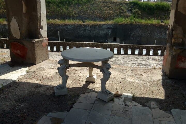 Transfer From Naples area to Sorrento with 2hr stop in Pompeii