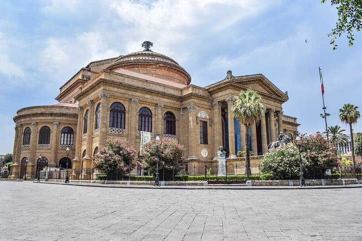 Palermo Scavenger Hunt & Highlights Self-Guided Walking Tour