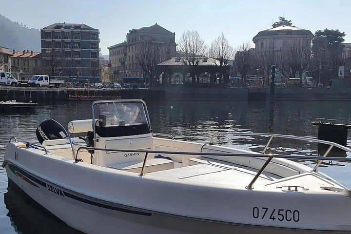 1 Hour Boat Rental Without License 40cv Engine on Lake Como