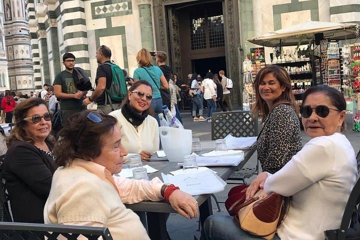 Private educational and guided custom tours by walk and by confortable M/B van