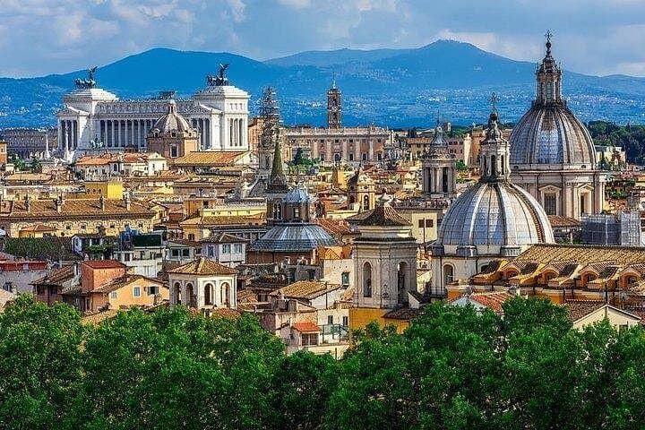 Rome: Private Tour by Chauffeur-Driven Vehicle
