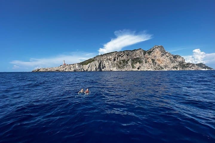 Capri Private Boat Tour : 2h Local skipper, Faraglioni & Sea Caves