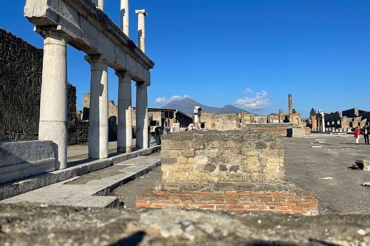 Pompeii Guided Tour with Skip-the-Line Entry