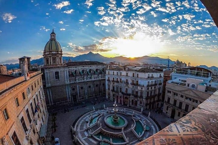 sunset on Piazza Pretoria