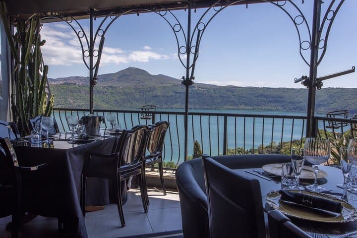 The cliffside restaurant overlooking the lake of Albano