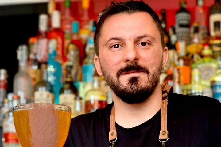 2-Hour Mixology Lesson with Professional Bartender in Milan