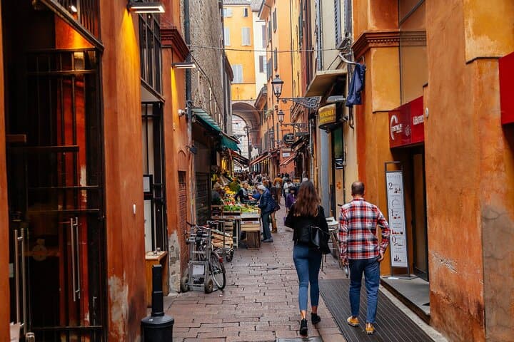 Highlights & Hidden Gems With Locals: Best of Bologna Private Tour
