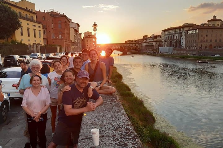 Florence Night Bike Tour with Wine and Aperitivo Picnic included