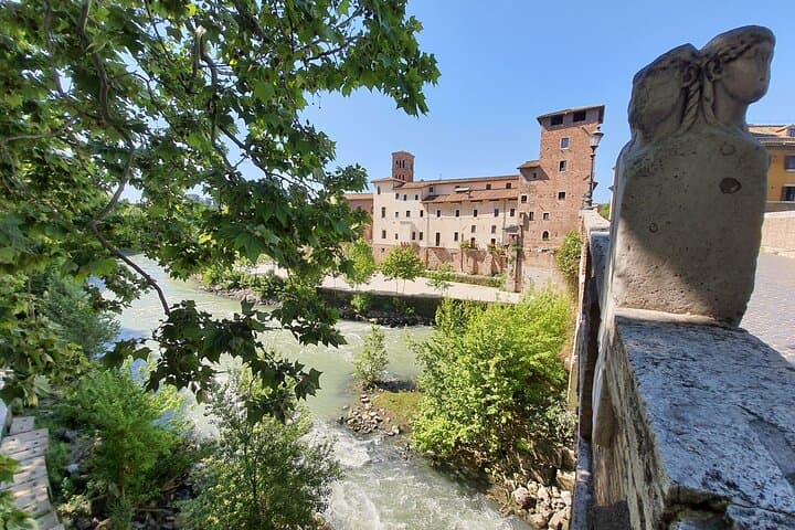 Origins of Rome: Roman and Greek Mythology Private Walking Tour