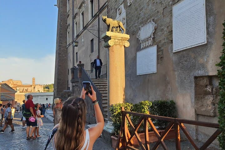 Origins of Rome: Roman and Greek Mythology Private Walking Tour