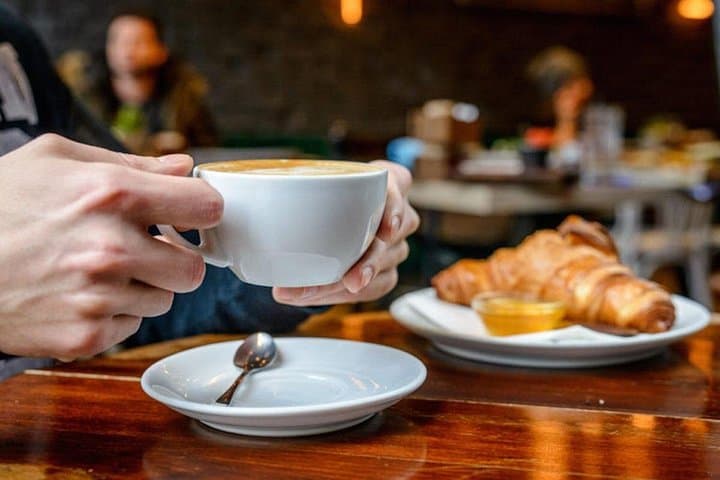Rome at Sunrise Walking Tour: Pantheon Trevi Fountain & Breakfast