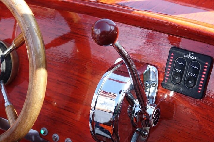 3 Hours Private Wooden Boat Tour visit Bellagio 6 pax