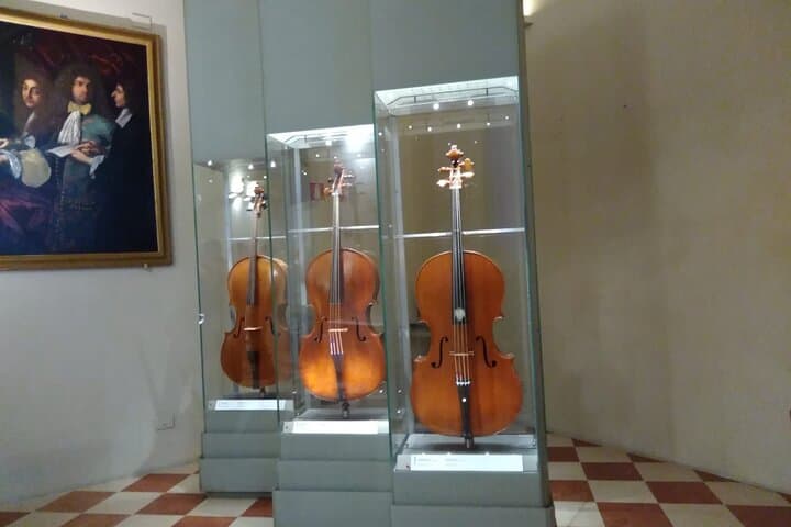 Michelangelo's David Tour in the Accademia (Tickets NOT included)
