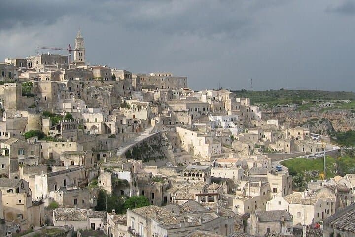 Guided Tour to the Sassi of Matera in Spanish