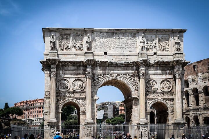 Small-group Colosseum, Forum and Palatine Guided Tour