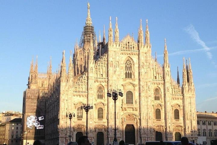 Private Tour and Cooking Class in Milano with a Milanese Family