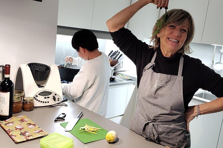 Private Tour and Cooking Class in Milano with a Milanese Family