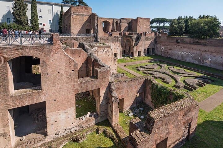 Houses of Augustus and Livia Private Tour with Roman Forum and Palatine Hill