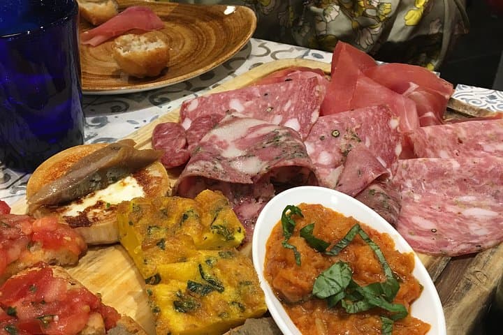 Discover Siena: Food Tasting Tour with Local Expert