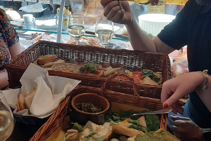 Discover Siena: Food Tasting Tour with Local Expert