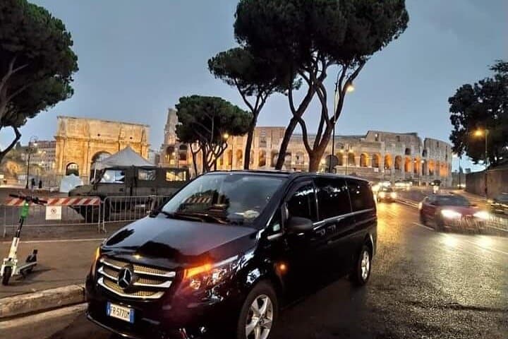 4-hour Rome tour with private driver