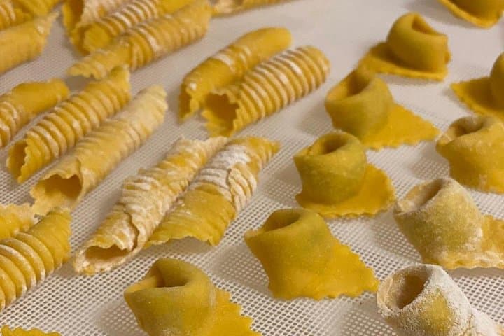 Food and Wine Tasting Tour in Bologna with Local Guide