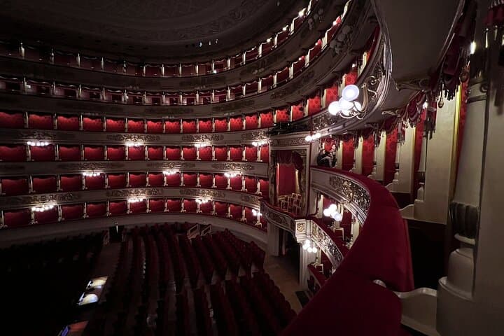 Skip the line La Scala Theatre Guided Tour Experience