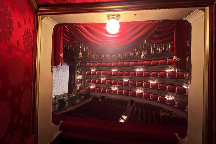 Skip the line La Scala Theatre Guided Tour Experience