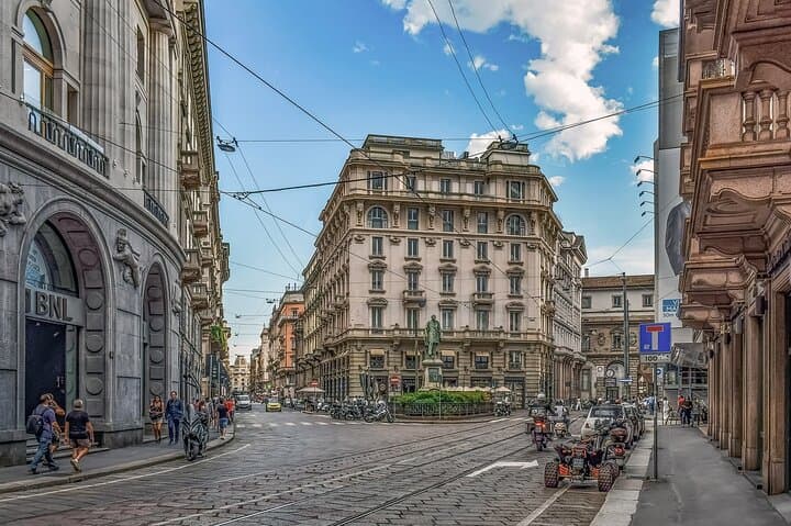 Venice to Milan Private Transfer with English-Speaking Driver