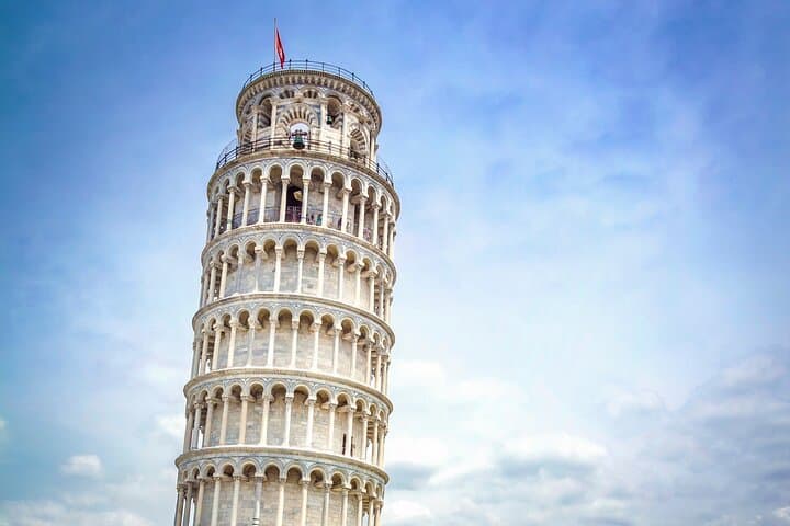 Private Pisa and Lucca Wine Tour from Florence