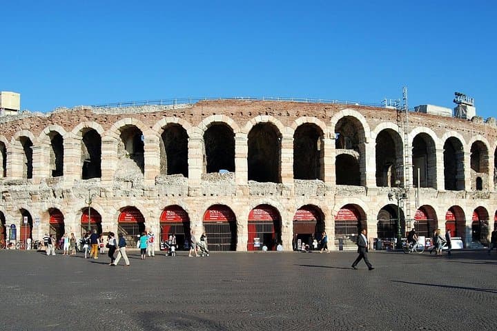 Private Transfer From Milan To Verona, 2 Hour Stop in Bergamo