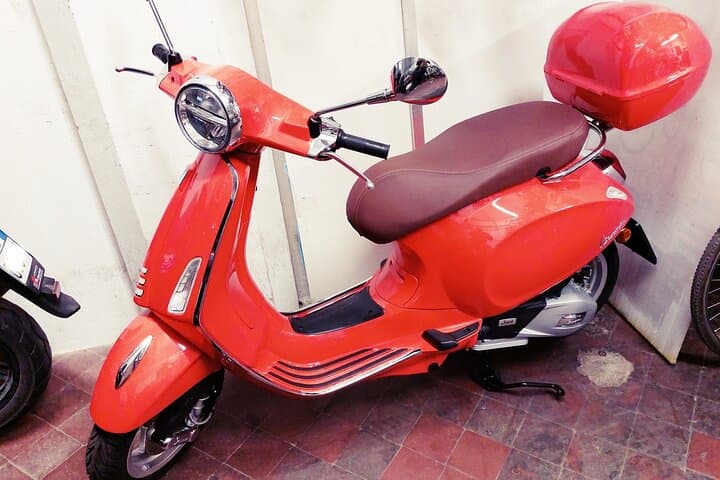 Vespa Rental in Lucca
