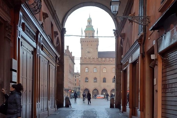 Bologna's Ancient and Recent History: A Self-Guided Audio Tour