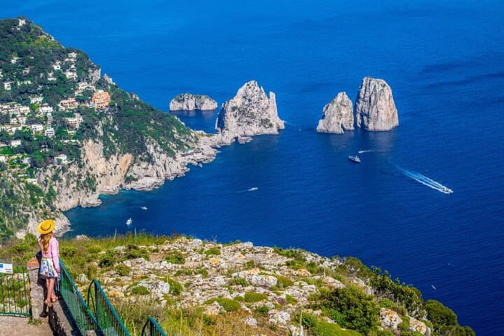 Private Capri Full Day Tour with a Protagon 25ft