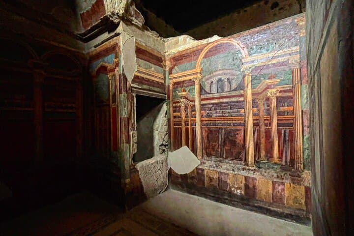 Pompeii Guided Tour with Skip-the-Line Entry