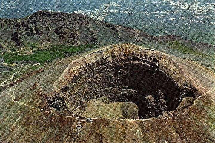 Half-Day Vesuvius Drive and Summit Hike from Naples with Lunch