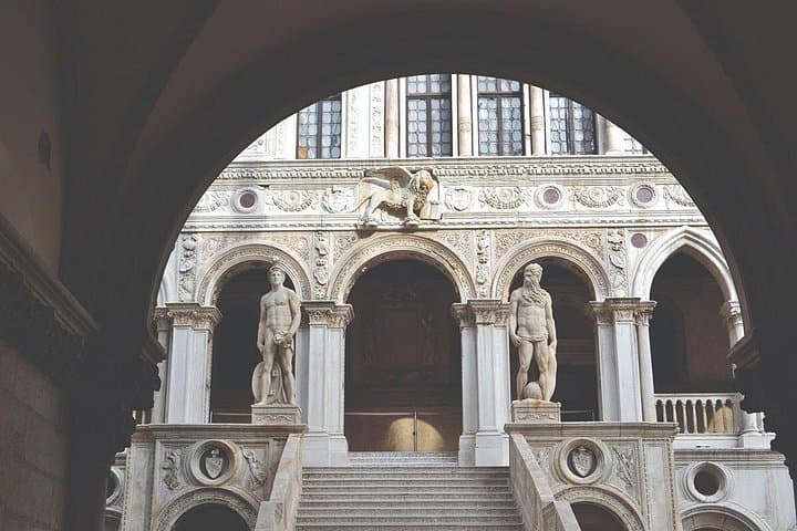 Doge's Palace & Basilica Tour with Gondola Ride in Venice