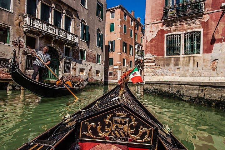 Doge's Palace & Basilica Tour with Gondola Ride in Venice