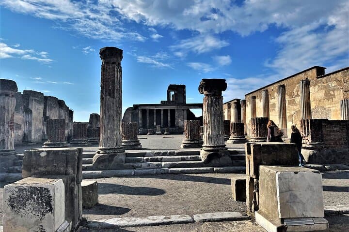 Pompeii Guided Tour with Skip the Line Entry