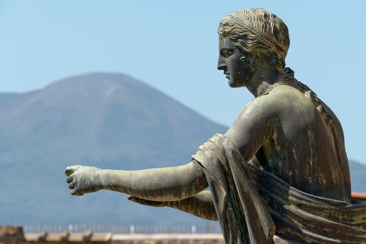 Skip the Line: Pompeii Express Tour with Secret Excavation Areas