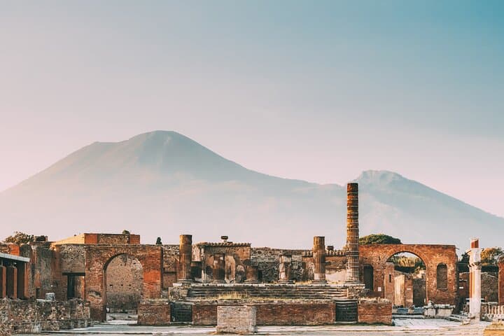 Skip the Line: Pompeii Express Tour with Secret Excavation Areas