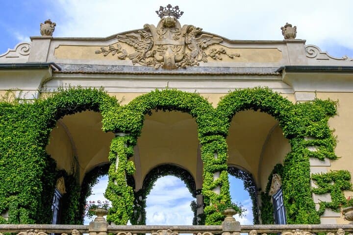 Private boat tour with visit to Villa del Balbianello