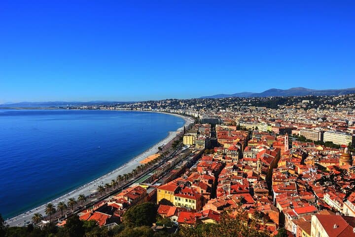 Private Transfer From Genoa To Nice With a 2 Hour Stop in Savona