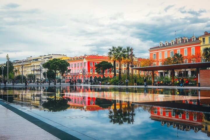 Private Transfer From Genoa To Nice With a 2 Hour Stop in Savona