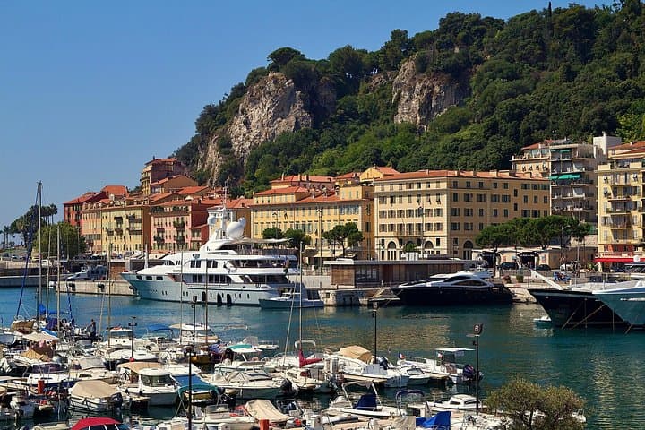 Private Transfer From Genoa To Nice With a 2 Hour Stop in Savona
