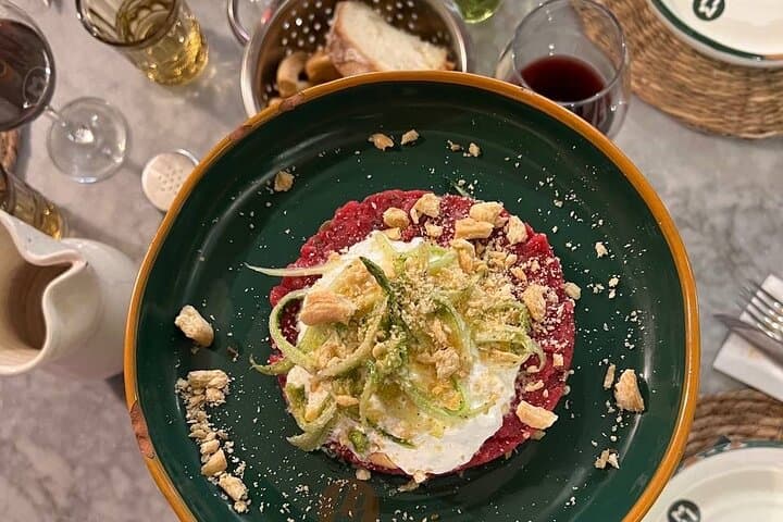 Milan Centre Food Tour of 7+ Italian Tastings with Risotto & Wine