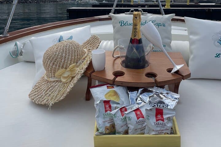 MOET ET CHANDON ON REQUEST - not included in the price