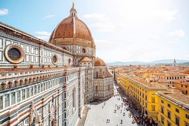 Private transfer from Rome to Florence with stop in Siena