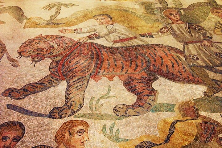 Guided tour of Villa Romana del Casale with skip the line