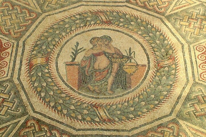 Guided tour of Villa Romana del Casale with skip the line